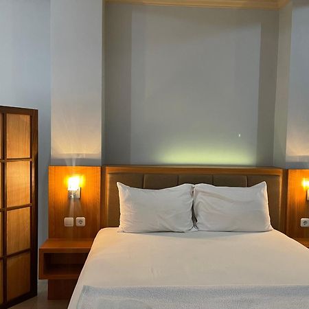 Wesbobo Inn Solo ภายนอก รูปภาพ