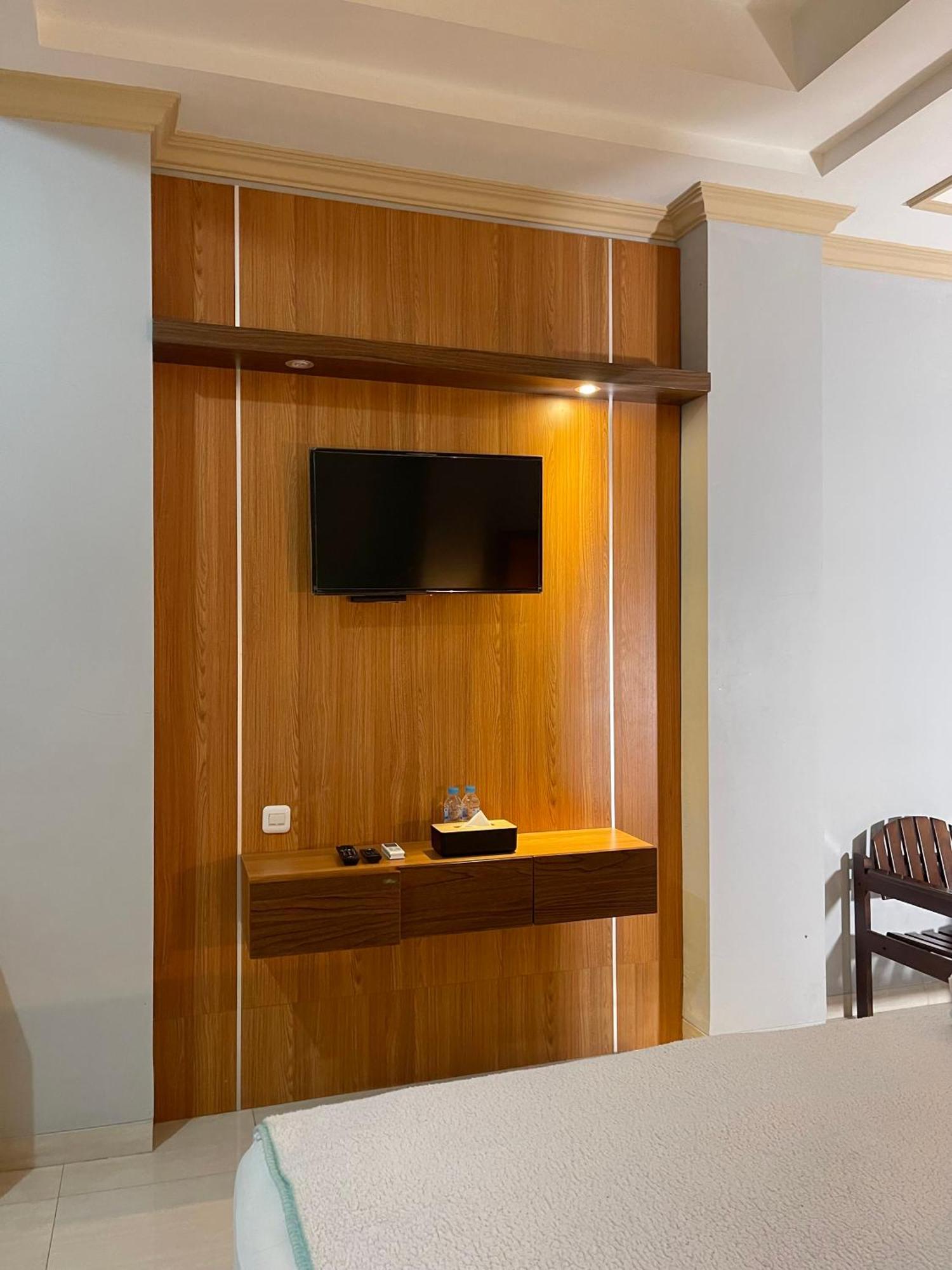 Wesbobo Inn Solo ภายนอก รูปภาพ