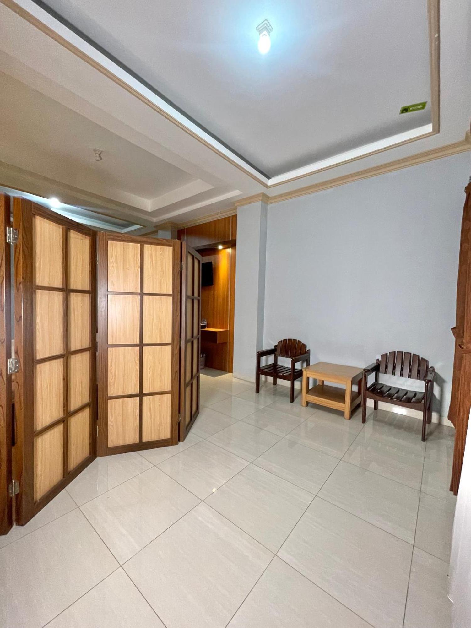 Wesbobo Inn Solo ภายนอก รูปภาพ