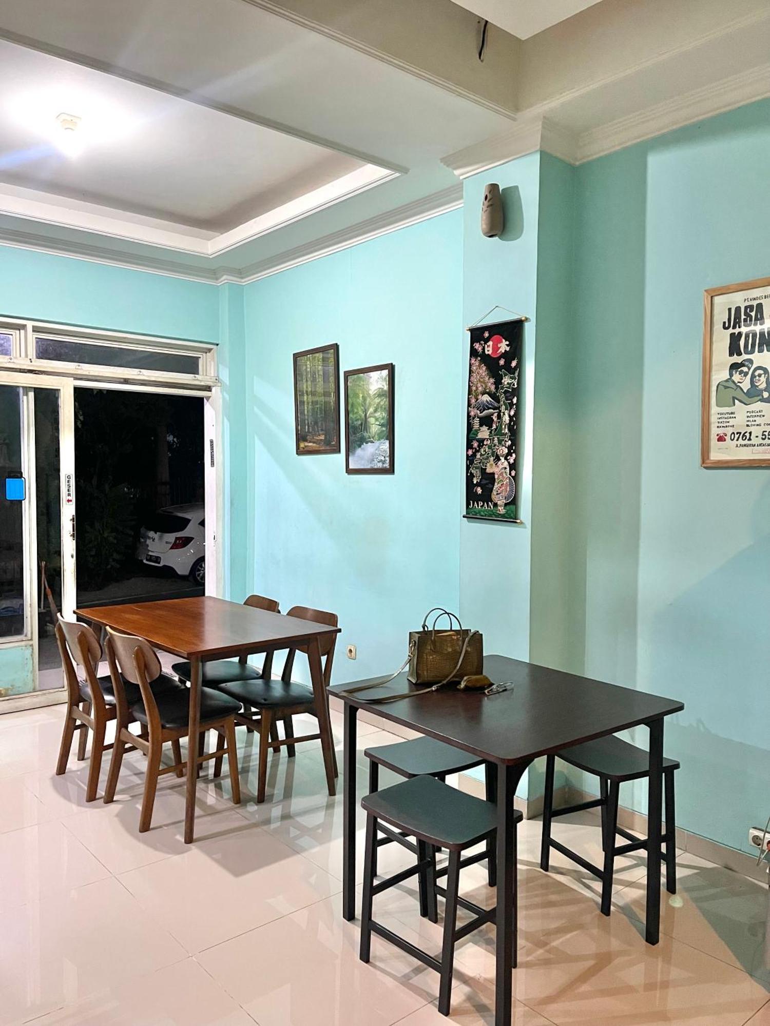 Wesbobo Inn Solo ภายนอก รูปภาพ