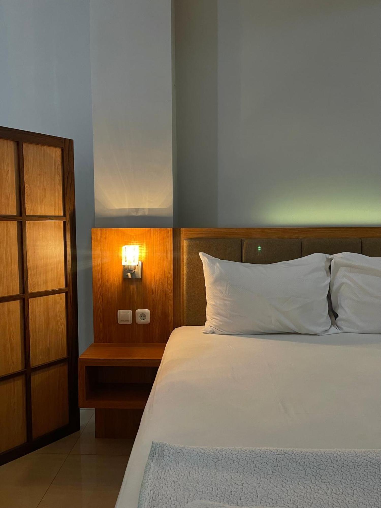Wesbobo Inn Solo ภายนอก รูปภาพ