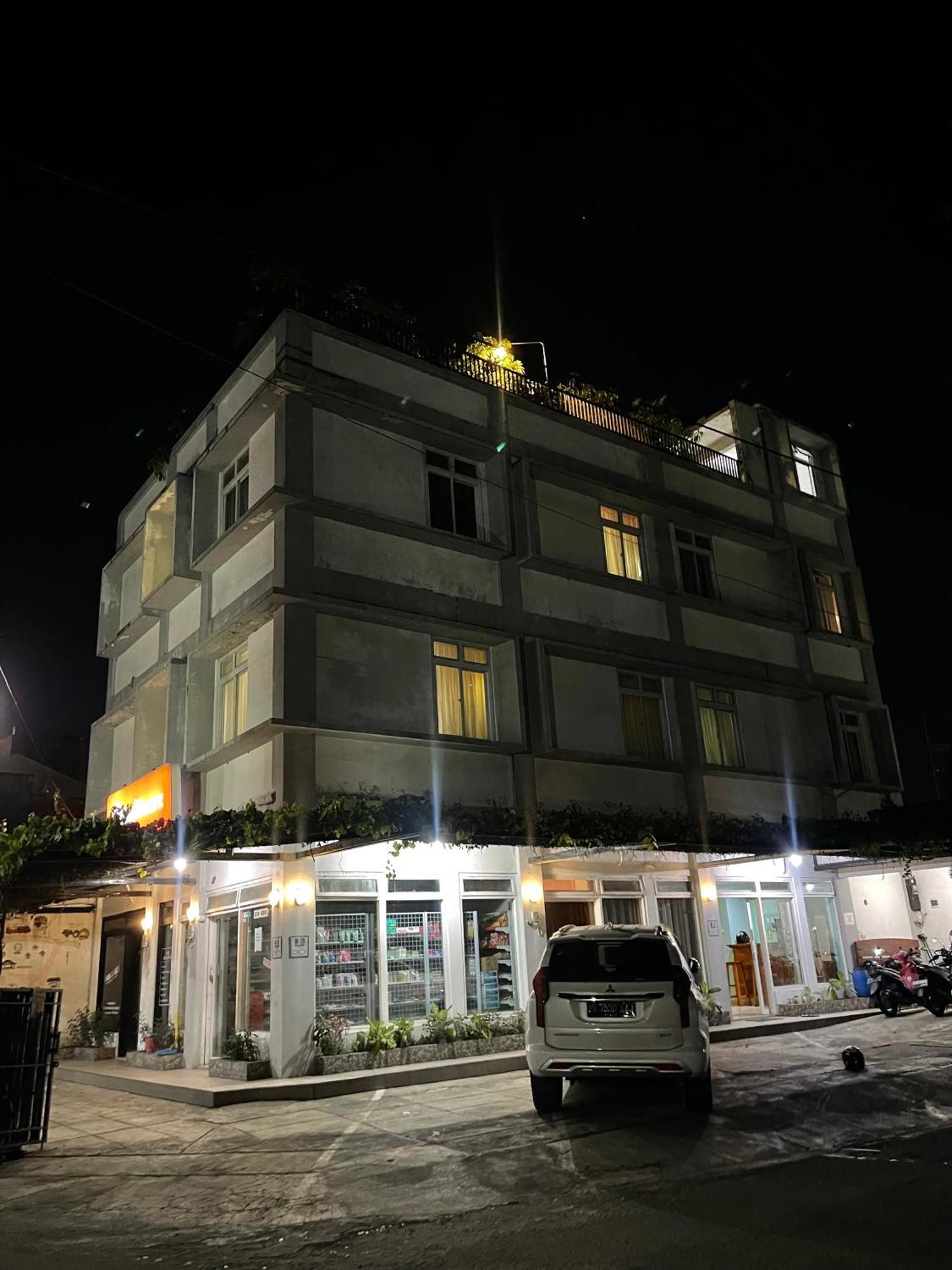 Wesbobo Inn Solo ภายนอก รูปภาพ